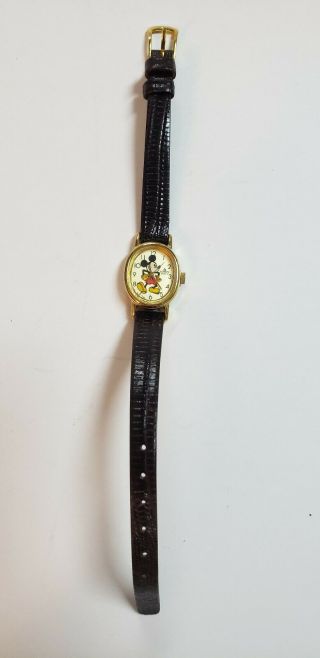 Womens Vintage Disney Mickey Mouse Wrist Watch Oval Face V811 - 5070 Brown Band