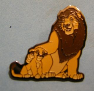 Disney Lion King Mufasa With Young Simba Caph Belgium Vintage Pin Badge Z8j