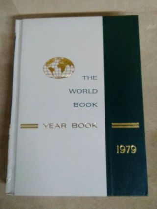 Vintage The World Book Year Book Encyclopedia Great Condion 1979