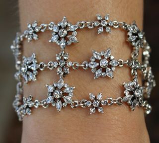 Vintage Monet Clear Crystal Rhinestone Flower Snowflake Silver Tone Bracelet