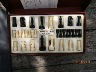 Vintage1945 E.  S.  Lowe Magnetic Staunton Chess Set - Weighted No.  815 4