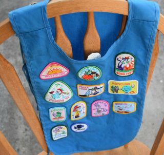 Vintage 1990s Daisy Girl Scouts Tunic Blue Vest with Ties Patches and Gold Pin 5