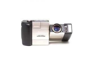Silver Nikon Coolpix E 900 Vintage Digital Camera (1998) Issues