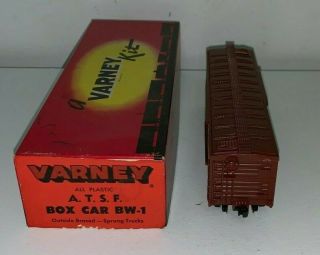 Vintage,  Varney HO Scale Trains,  A.  T.  & S.  F.  Box Car, 3