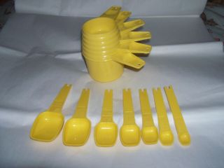 Vintage Tupperware Set Of 6 Lemon Yellow Measuring Cups & 7 Measuring Spoons