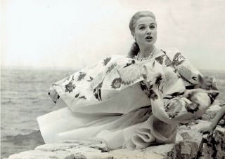 1959 Vintage Photo Martha Hyer Posing In Dress Fashion On Beach Of Lerins Island