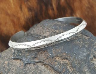 Vintage Navajo Sterling Silver Hand Stamped Carinated Pyramid Bar Cuff Bracelet 2