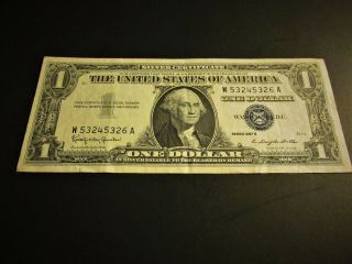 1957 Vintage Us $1 Dollar 2 Silver Certificate Bills Numbered Sequence Blue Seal