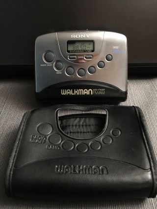 Vintage Sony Walkman Wm - Fx251 Fm/am Radio Cassette Player Avls Tuner With Case