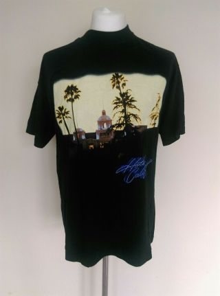 The Eagles Vintage Tour T Shirt.  Hotel California 2001 Size Large