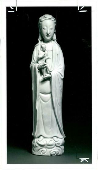 Century Chinese Figure Of A Madonna And Child.  - Vintage Photo