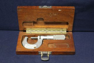 Vintage Micrometer L.  S.  Starrett Co.  No.  230 In Wood Case F3b10