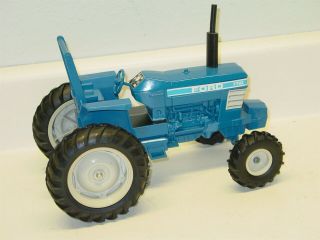 Vintage Ertl Ford Tractor 7710,  Cast Farm Toy,  U.  S.  A. 2