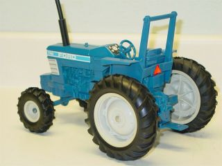 Vintage Ertl Ford Tractor 7710,  Cast Farm Toy,  U.  S.  A. 7
