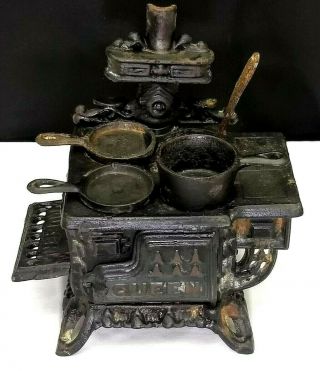 Vintage Toy Miniature Queen Cast Iron Cook Stove Salesman Sample