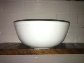 Vintage Pyrex Nesting Mixing Bowl White 404 4 Qt (stamped)