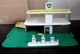 Vintage Plastic & Diecast Bp Sales & Service Station,  Matchbox Gm - 1,  1960s
