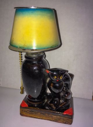 Vintage Cat Figurine With Lamp Pull Chain Lighter