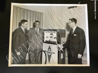 Blue Sunoco Oil Company Vintage 8x10 Press Photograph 1958