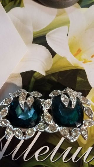 Vtg Sarah Coventry Emerald Green & Rhinestone " Holiday Ice " Clip On Earrings