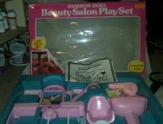 Vintage 1983 Arco Miss Merry Beauty Salon Playset 7689 With Accessories Barbie