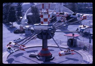 (016) Vintage 1962 35mm Slide Photo - Disneyland - See Scan For Details