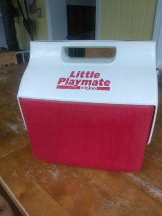 Vintage Igloo Little Playmate Red & White Portable Lunch Box Cooler Side Button