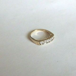 Vintage 10k Yellow Gold " Mom " Ring With 5 Tiny Diamonds Estate (yur041)