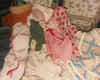 Vintage Effanbee doll clothes and trunk 4
