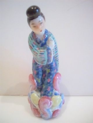 Small Antique / Vintage Chinese Lady Porcelain Figurine