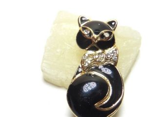 Signed Trifari Vintage Cat Brooch Pin Black Enamel Rhinestone Clear Eyes Jewelry