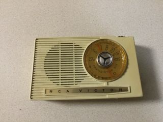 Vintage Rca Victor Impac Transistor Radio Model 9 - Bt - 9e Great
