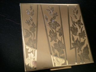 Vtg 1950s Elgin American Compact,  Shiny Etched Gold Plated,  Floral Design
