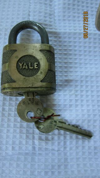 1 Vintage Yale Padlock With 2 Keys - Gh - Keyway