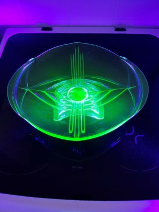 Vintage Art Deco Uranium Pressed Glass Bowl On Stand Possibly Sowerby