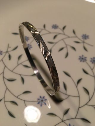 Gorgeous Vintage Sterling Silver Bangle - Marked 925 2