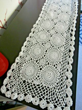 Vintage White Cotton Hand Worked Crochet Lace Table Runner 10 " X 41 " Daisies