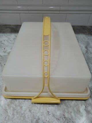 Tupperware Lg Gold Rectangle Cupcake Sheet Cake Carrier Holder Vintage W/ Handle
