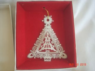 BOXED Vtg.  WINTERLACE by TAMERLANE WHTE CUT - OUT METAL XMAS TREE ORNAMENT 2