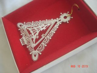BOXED Vtg.  WINTERLACE by TAMERLANE WHTE CUT - OUT METAL XMAS TREE ORNAMENT 3
