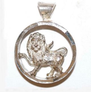 Leo The Lion Zodiac Sterling Silver Vintage Bracelet Charm Pendant 5.  1g