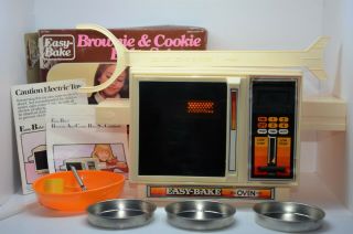 Vintage Easy Bake Oven (1983) Kenner Products 15680