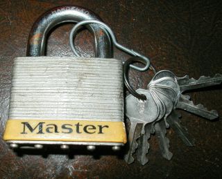 Vtg Master Lock No 15 Padlock With 6 Keys 3.  5 " Big Lock Great