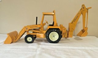 Vintage Ertl 1/16 International Harvester Tractor Loader Backhoe 472 Diecast 3