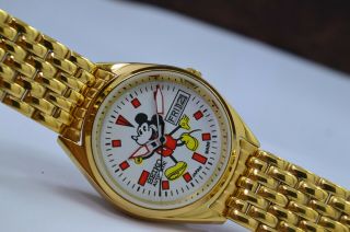 Vintage Seiko Mickey Mouse Gold Plated Day Date 17 Jewels 6309 Movt Wrist Watch 3