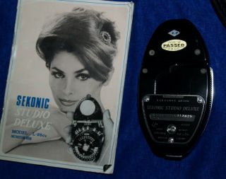 Vintage Sekonic Studio Deluxe Light Meter L - 28 C2 W/10 Discs & Book 2