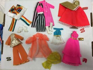 1970 Dawn Dolls Vintage with Case and Extra Clothes 8