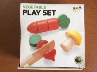 Plan Toys Vegetable Play Set 2442 Wooden Painted Cut Vegetables & Knife Vintage