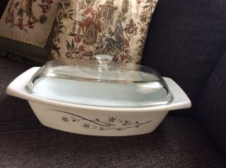 Vintage Pyrex Golden Honeysuckle 2 1/5 Qt Casserole With Lid Circa Early 1960s