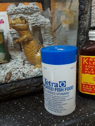 Vintage Old Aquarium Fishbowl Tank Tetramin Brand Medicated Fish Food